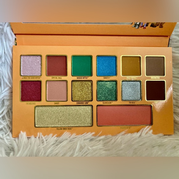 Kylie Cosmetics Other - Kylie - Eye & Face Palette